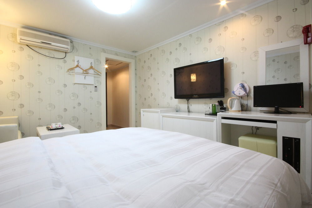 Gallery Tourist Hotel Cheongju-si Exterior foto