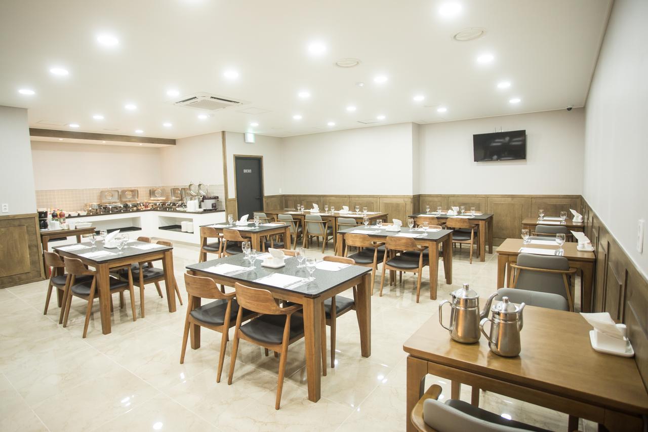 Gallery Tourist Hotel Cheongju-si Exterior foto