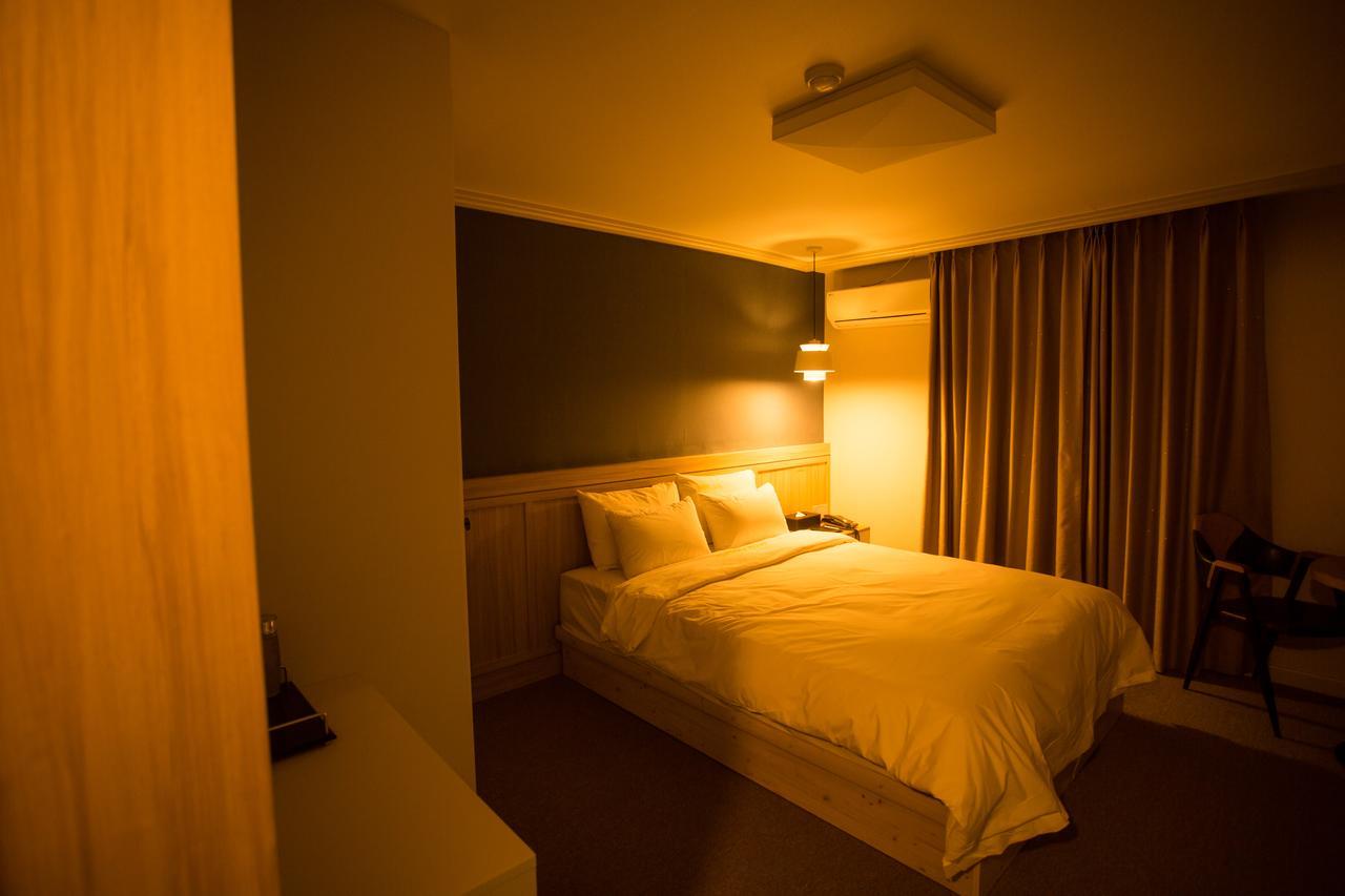 Gallery Tourist Hotel Cheongju-si Exterior foto