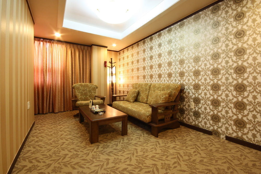 Gallery Tourist Hotel Cheongju-si Exterior foto