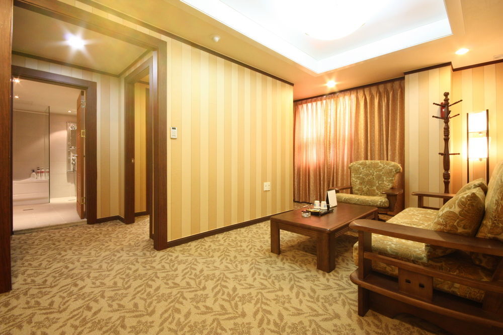 Gallery Tourist Hotel Cheongju-si Exterior foto